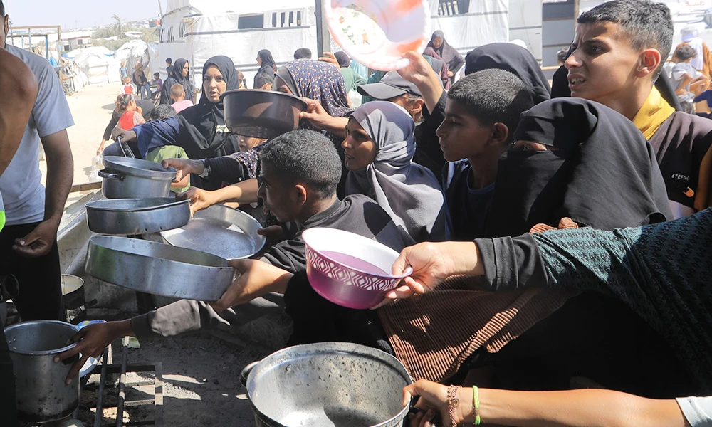 تبرّع بمساعدات إنسانية لغزة: ساعد الأسر على النجاة بعد الحرب 2 How Aid Reaches the Families
