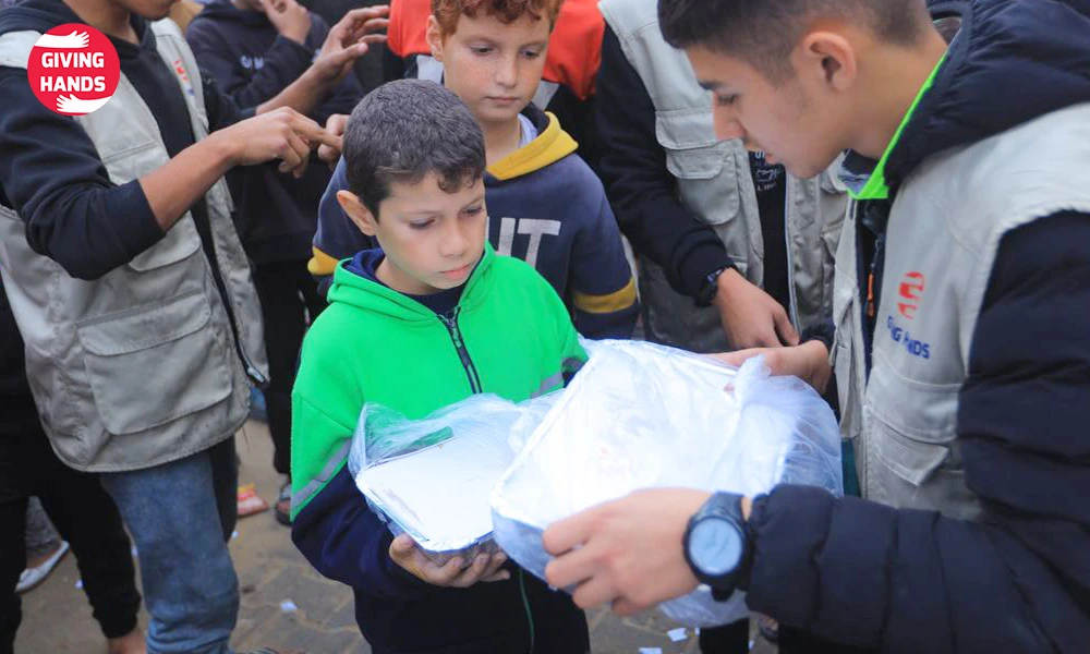 التبرع بالصدقة يوميًا: عطاء بسيط، وأجر عظيم 2 How Daily Sadaqah Connects to Long-Term Aid Work?